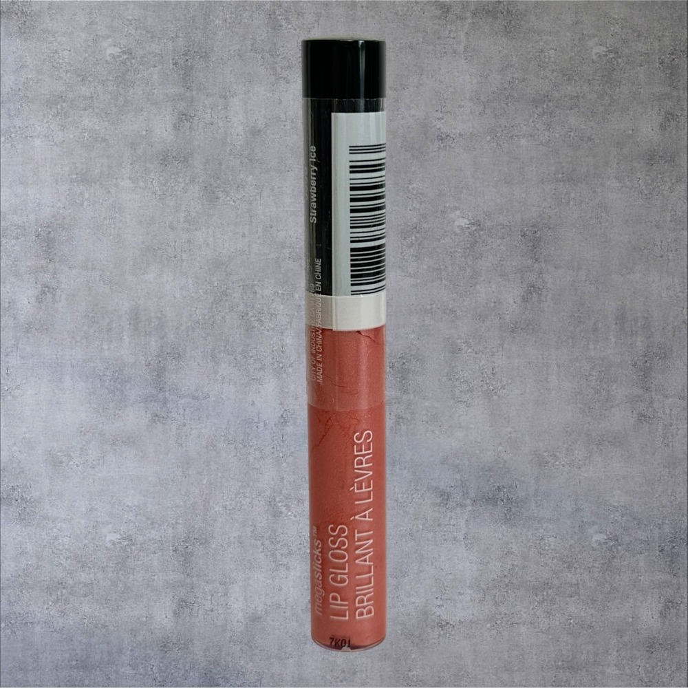 Wet n Wild Megaslicks Lip Gloss Womens 0.19oz Strawberry Ice New Shimmer 558B - Picture 2 of 3